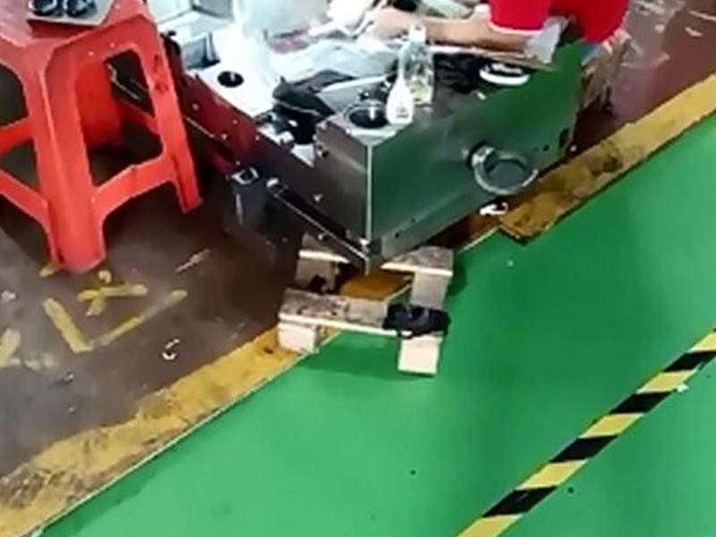Plastic injection processing video